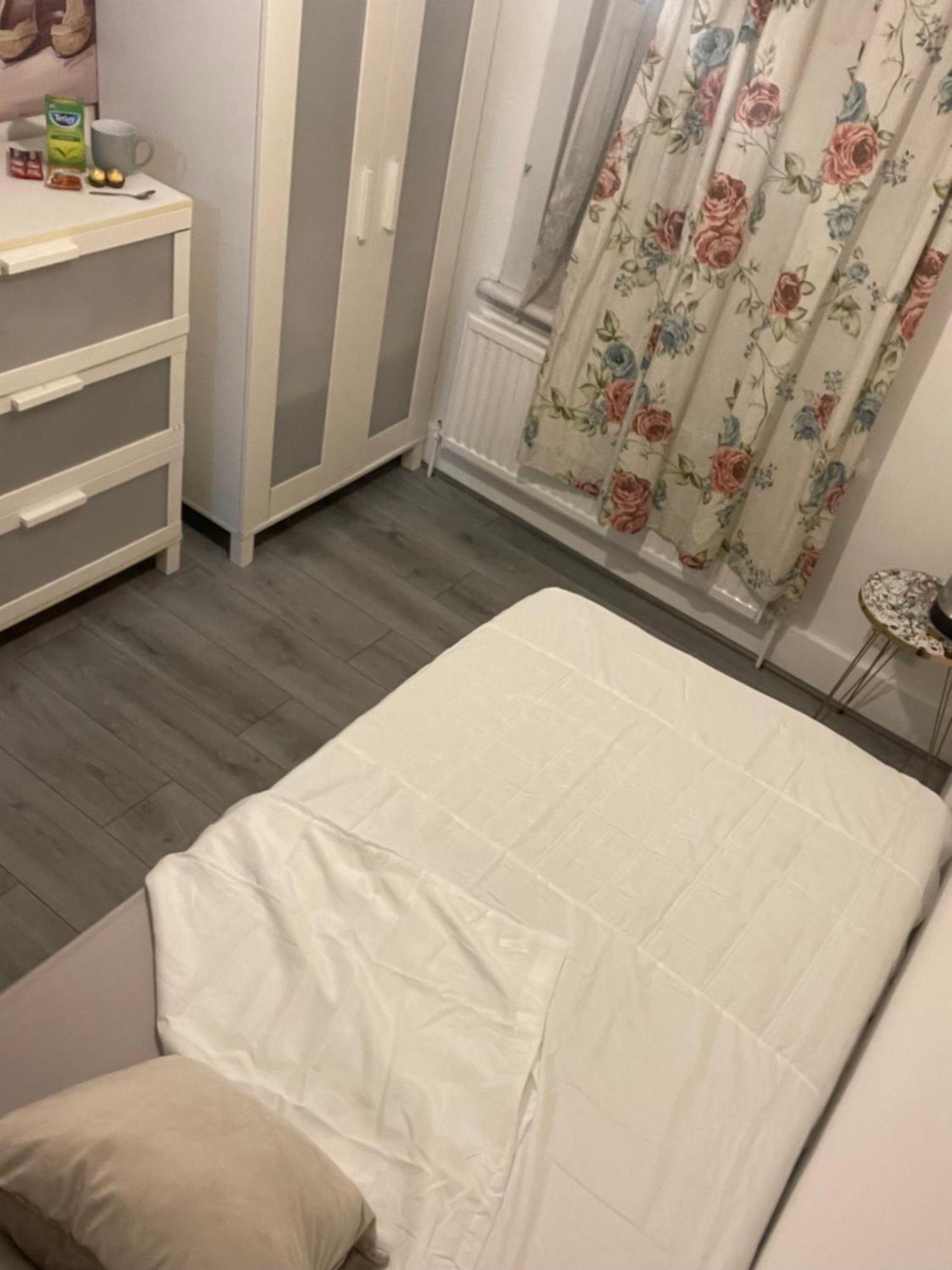 Cozy Rooms 25 Min Liverpool Street London Exteriör bild